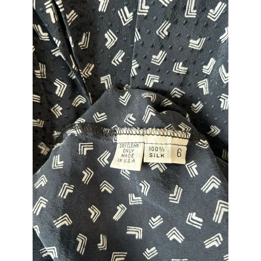 Vintage 80's Burberrys Blue Silk Button Up Blouse Size 6 Lapel Neck Long Sleeve - Picture 8 of 9